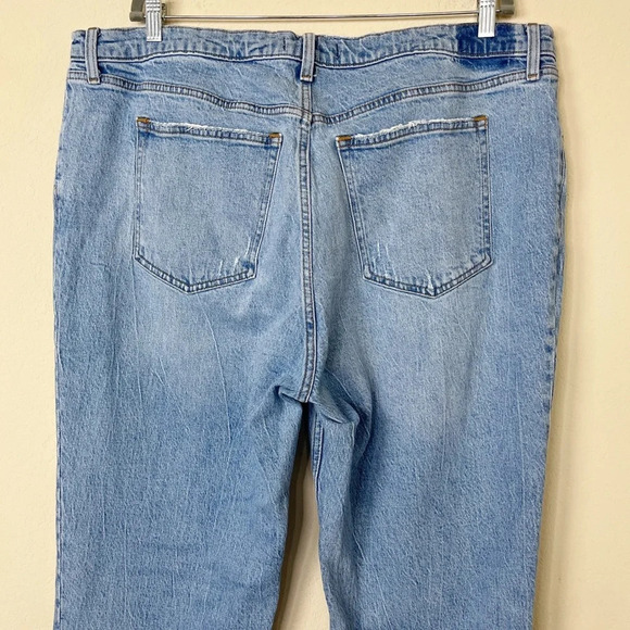Abercrombie & Fitch The '90s Straight Ultra High Rise Distressed Jeans - Picture 7 of 11